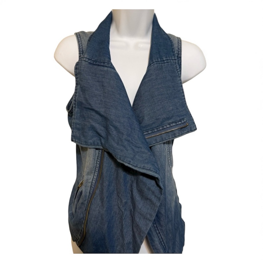Stylish Denim Vest with Zipper detail